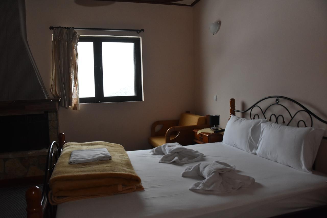To Panorama Hotell Ágrafa Eksteriør bilde